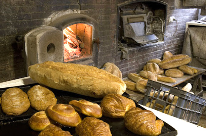 002-panaderia-tradicio-nal-en-burgui-pan-artesano-y-productors-tradicionales-y-artesanos-del-pirineo